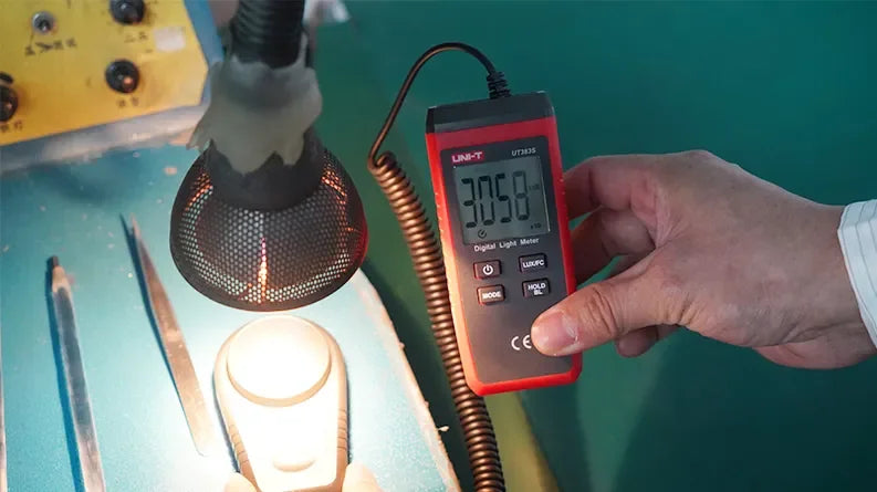 UNI-T UT383S – Digitales Luxmeter / Lichtintensitätsmesser