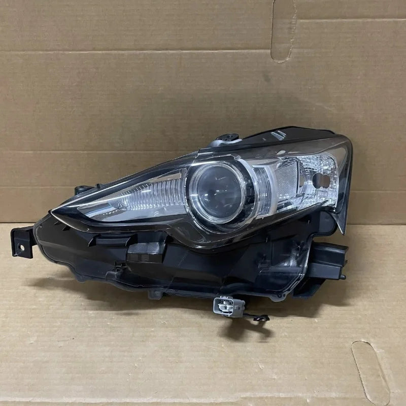 Phare Lexus IS200T / IS300T / IS350 2013-2016 – Bloc optique xénon et halogène