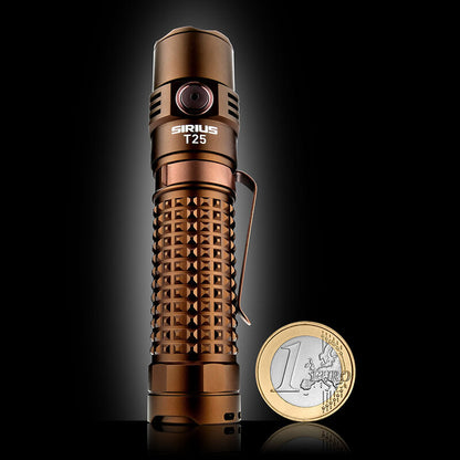 Wiederaufladbare LED-Taschenlampe Sirius T25 2500 lm Coyote Brown Mactronic THH0172